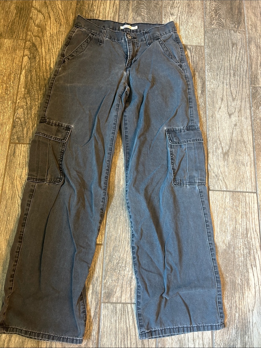 Levi's Black Wide-Leg Cargo Jeans